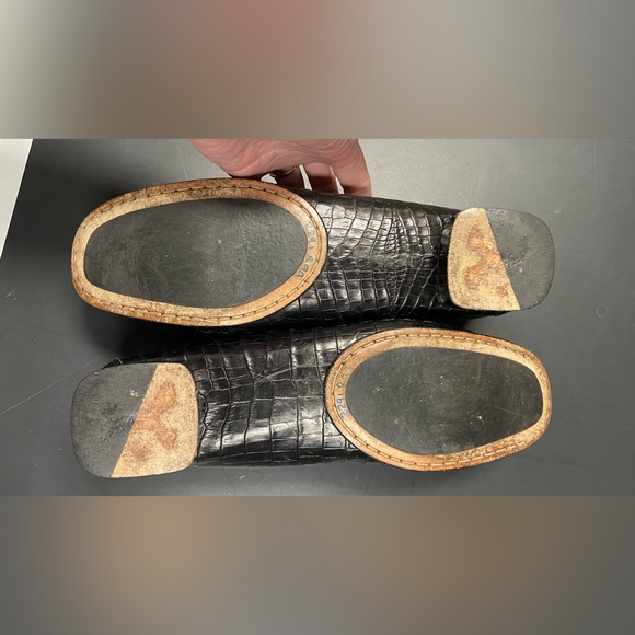Salvatore Ferragamo black women’s crocodile loafers - size 10R - Picture 3 of 5